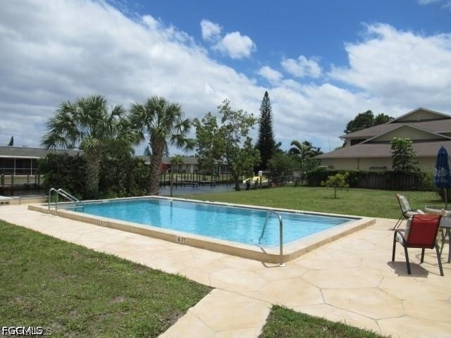 4901 Victoria Drive - Photo 4
