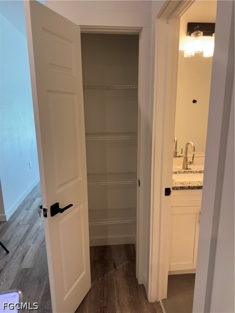 1530 Gilbert Ave S - Photo 4