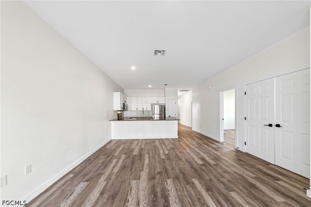 1530 Gilbert Ave S - Photo 8