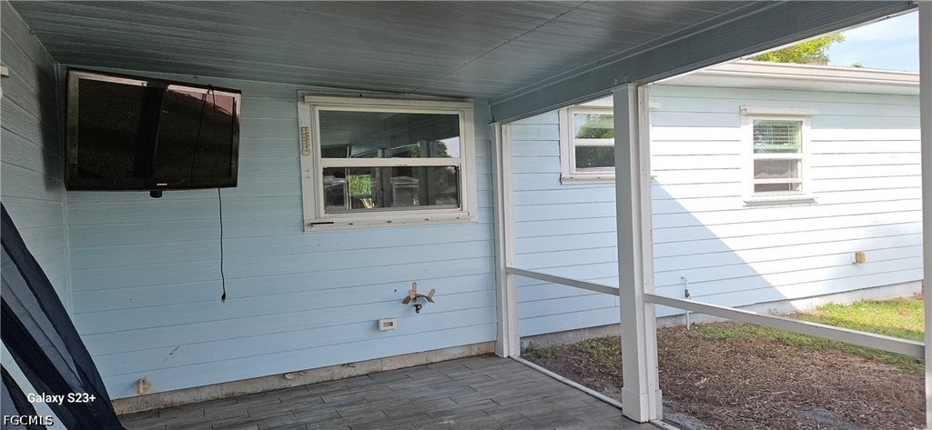 1626 Grace Avenue - Photo 17