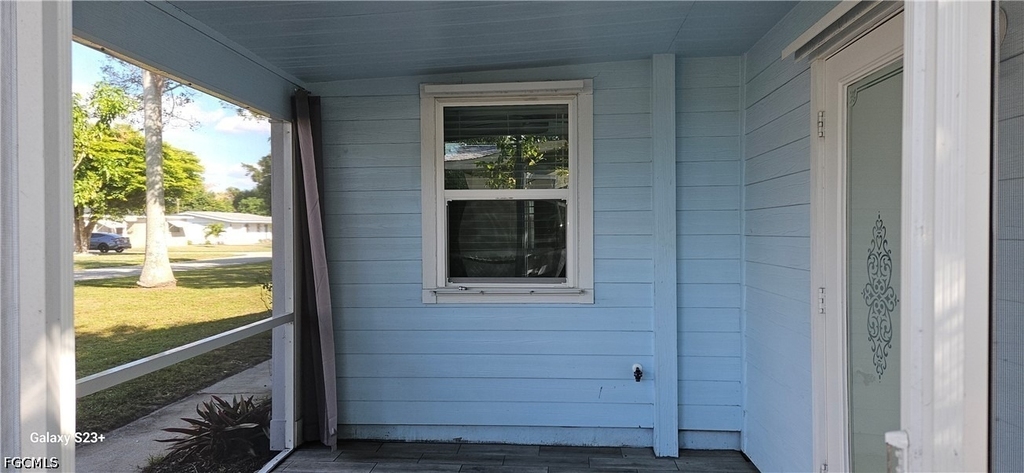 1626 Grace Avenue - Photo 5