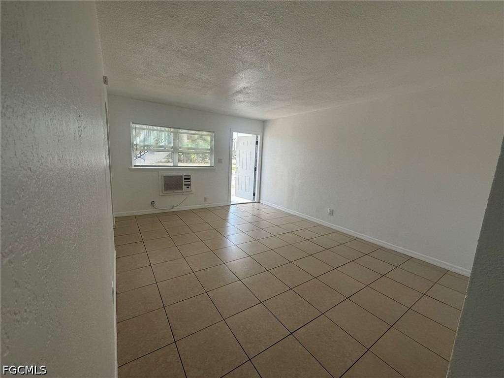 2452 Stella Street - Photo 9