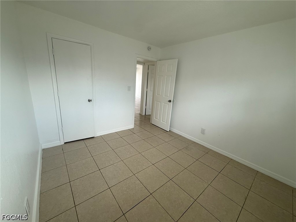 2452 Stella Street - Photo 2