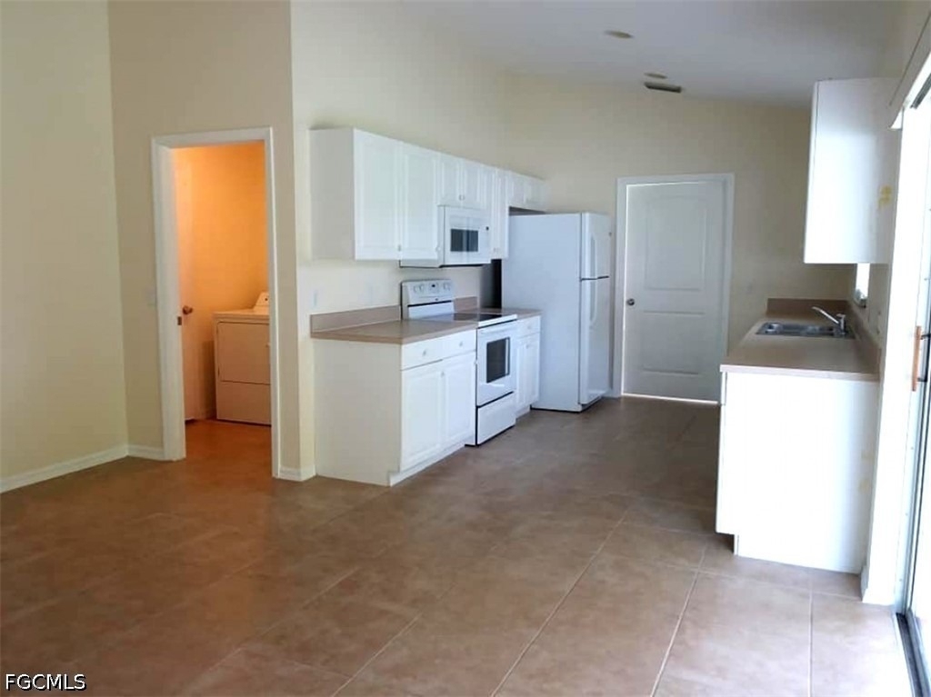 5546 Beck Street - Photo 3