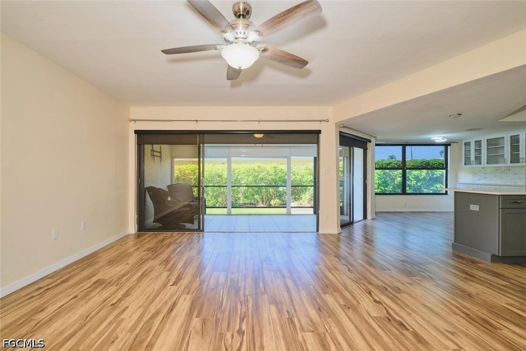 1914 Se 40th Terrace - Photo 2