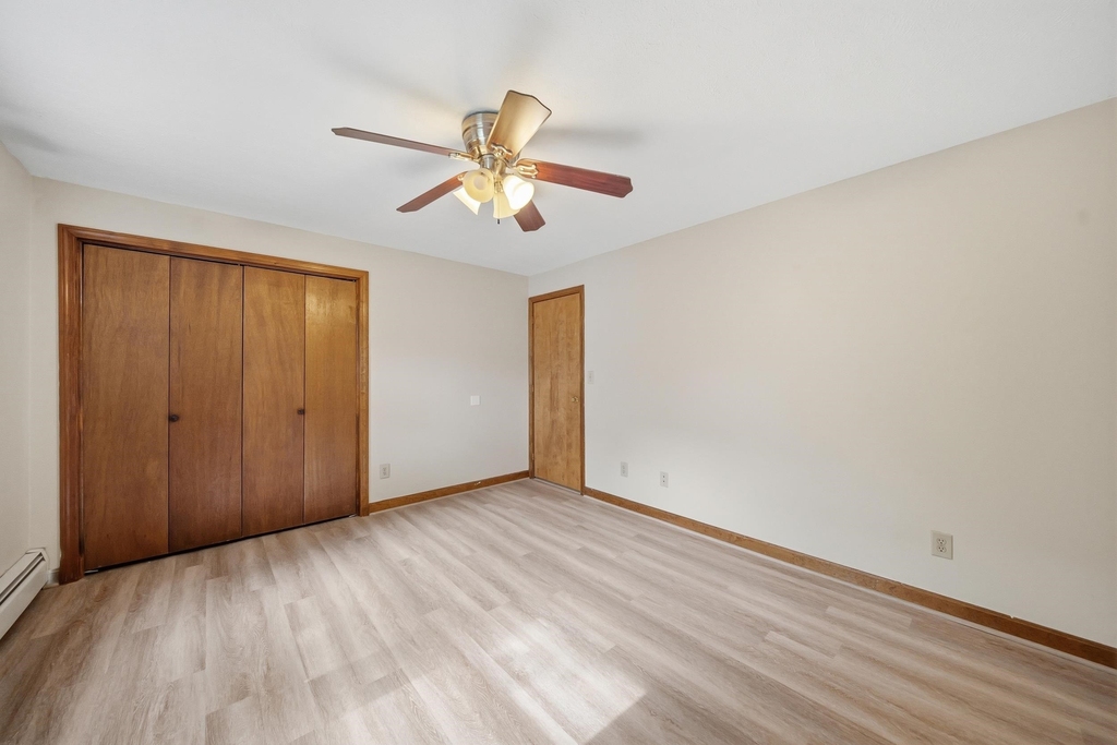 33 Elwood - Photo 16