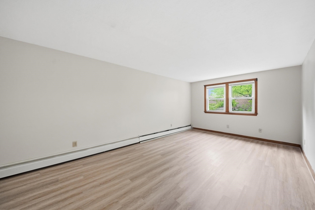 33 Elwood - Photo 17