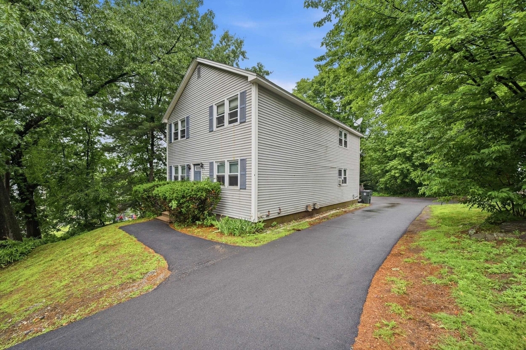 33 Elwood - Photo 1