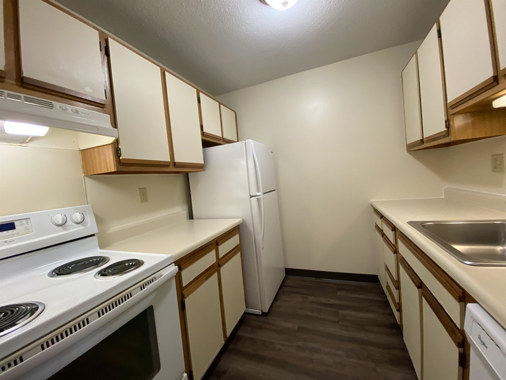 119 Eastern - Photo 11