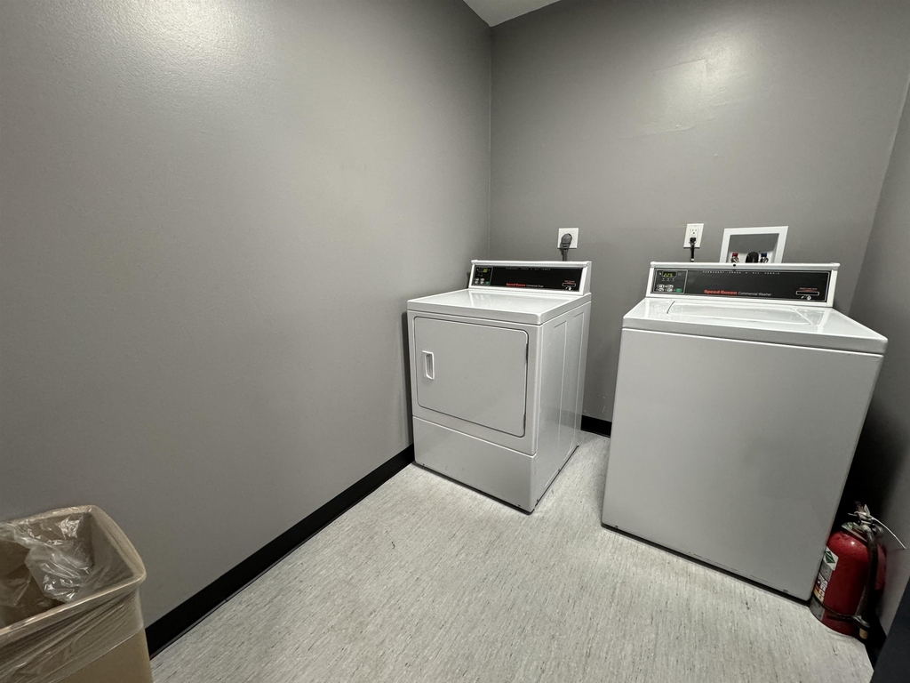119 Eastern - Photo 36