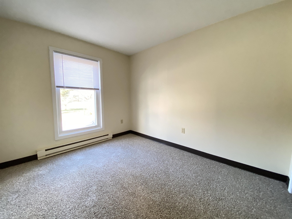 119 Eastern - Photo 22