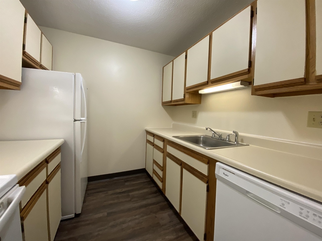 119 Eastern - Photo 13
