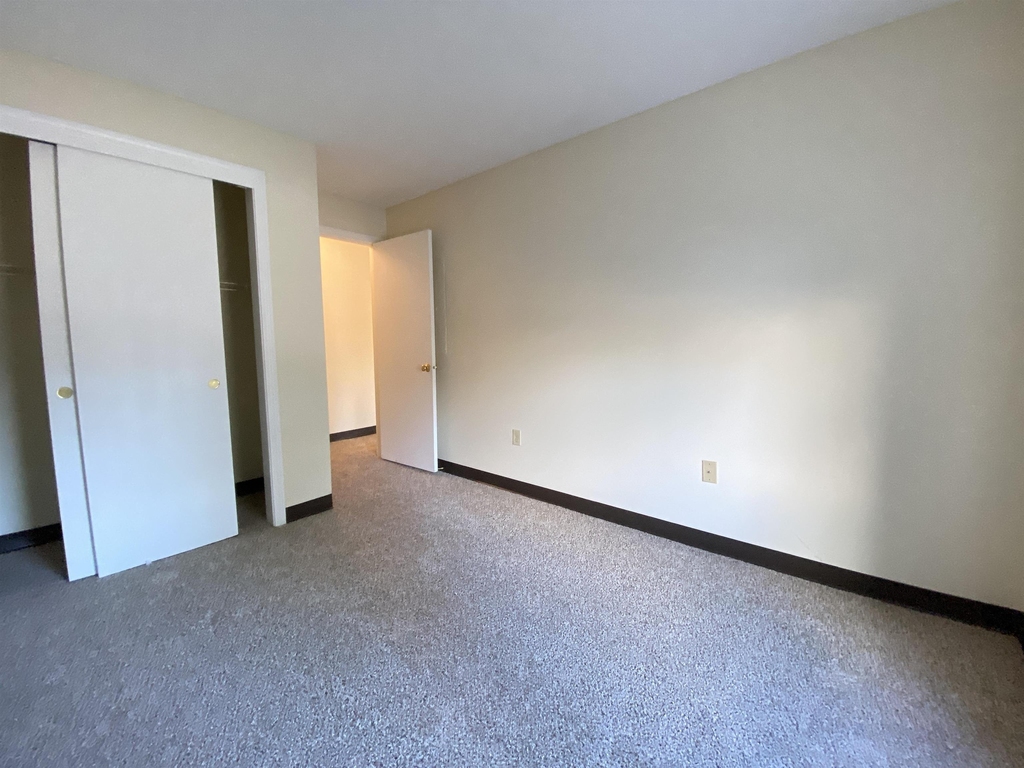 119 Eastern - Photo 24