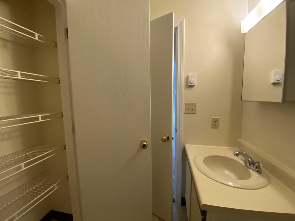 119 Eastern - Photo 28