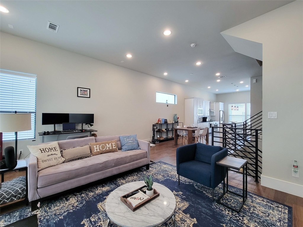 5709 Larkin Street - Photo 16
