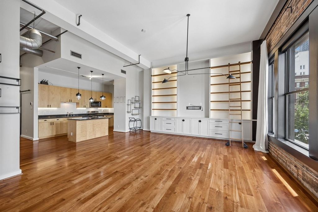 915 Franklin Street - Photo 3