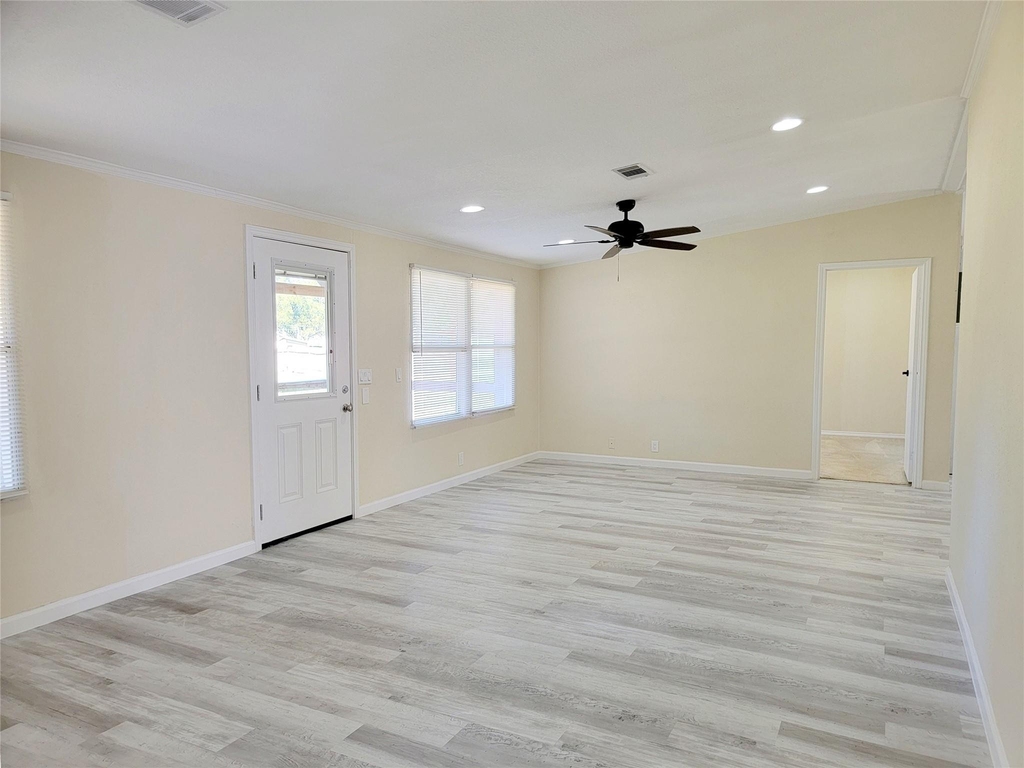 305 Paddock - Photo 6