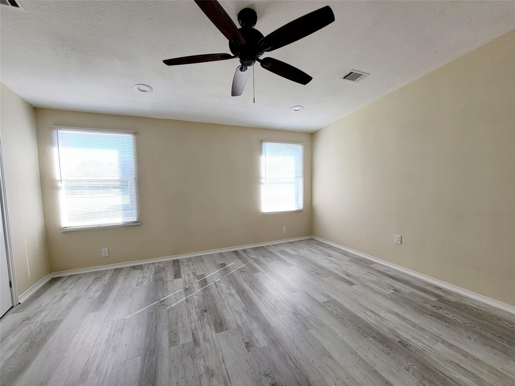 305 Paddock - Photo 10