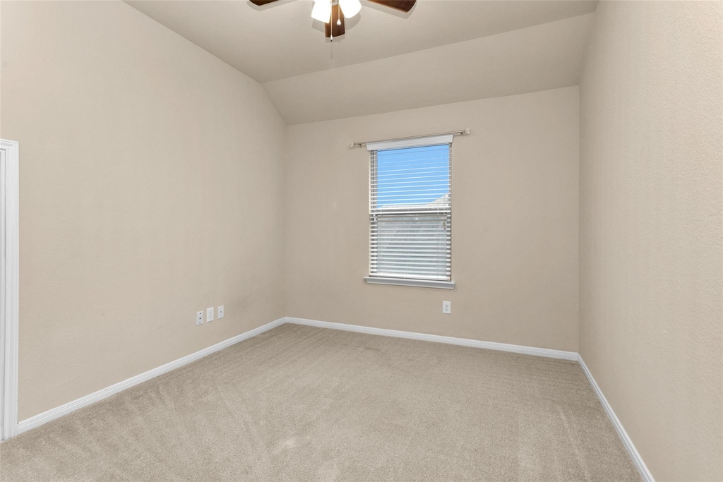 9419 Elliotts Court - Photo 33