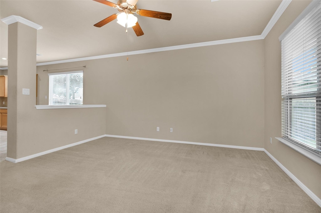 9419 Elliotts Court - Photo 11