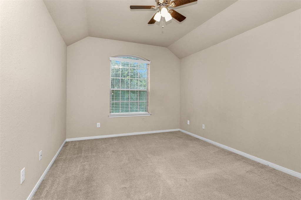 9419 Elliotts Court - Photo 35