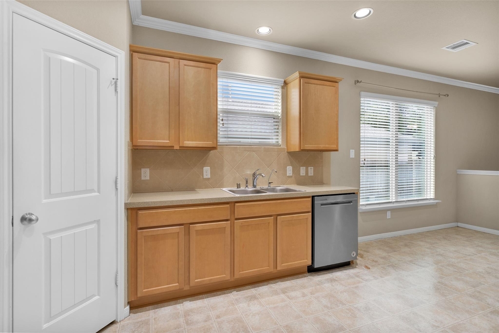 9419 Elliotts Court - Photo 21