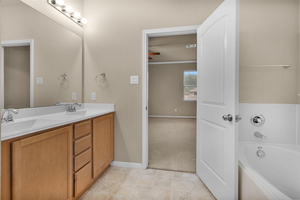 9419 Elliotts Court - Photo 29