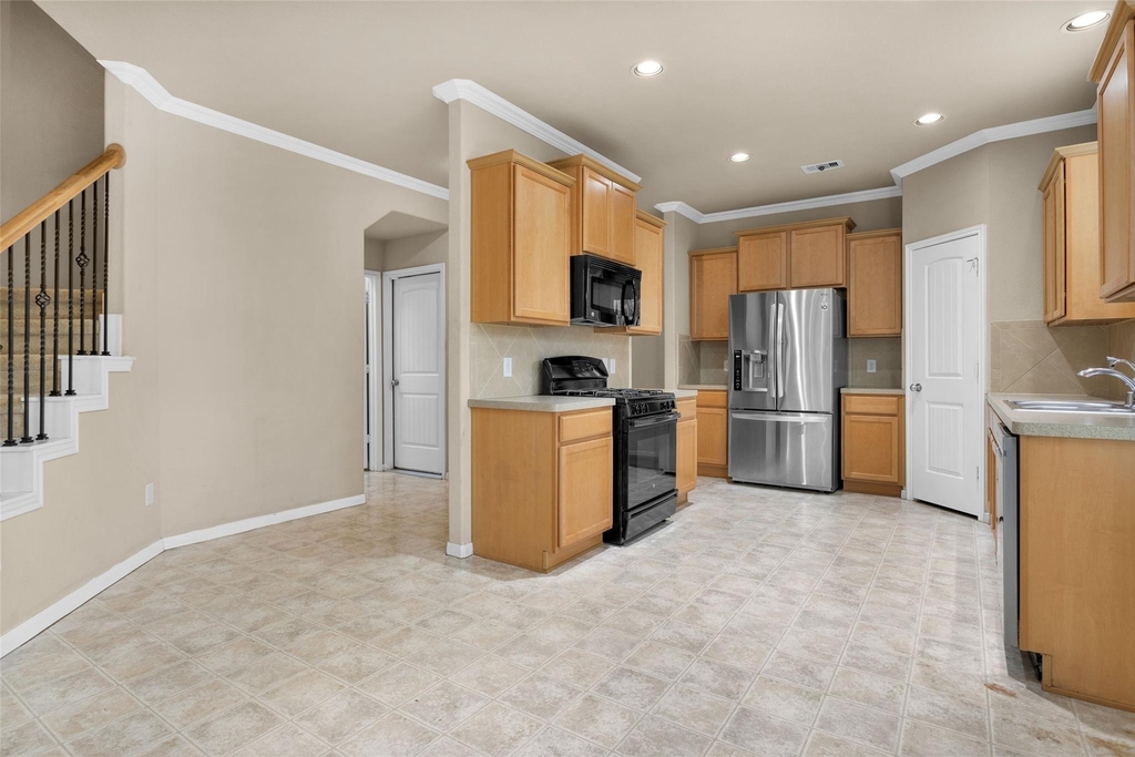9419 Elliotts Court - Photo 16