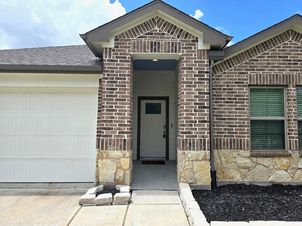 519 Kickapoo Drive - Photo 1