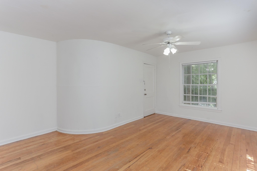 1828 W Main Street - Photo 7