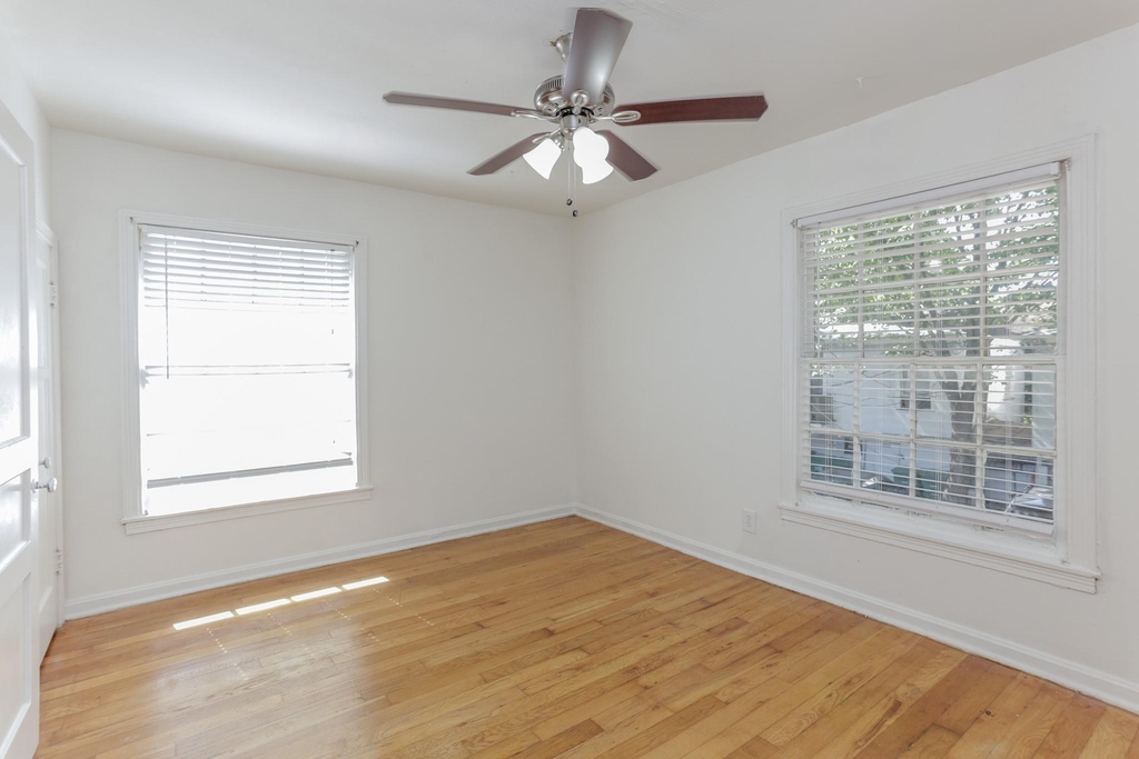 1828 W Main Street - Photo 12