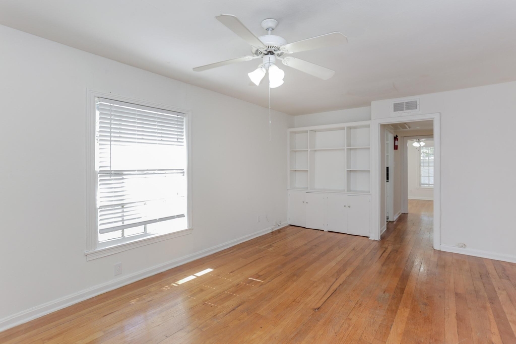 1828 W Main Street - Photo 9