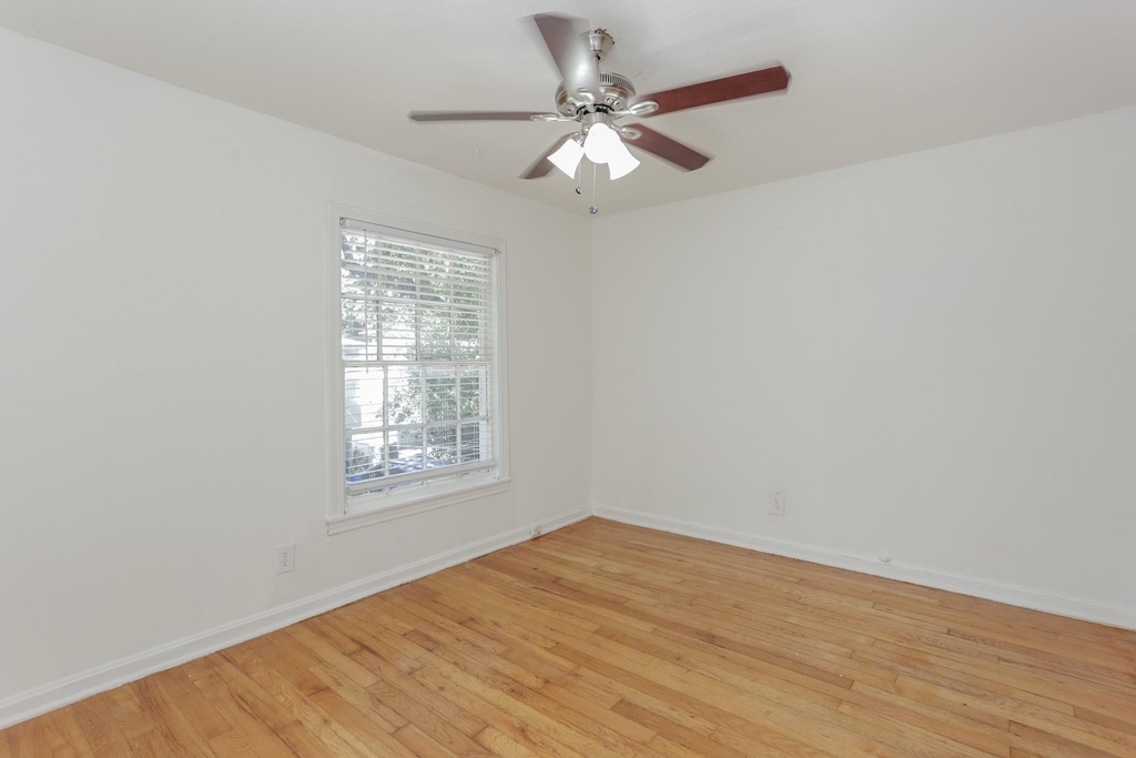 1828 W Main Street - Photo 1