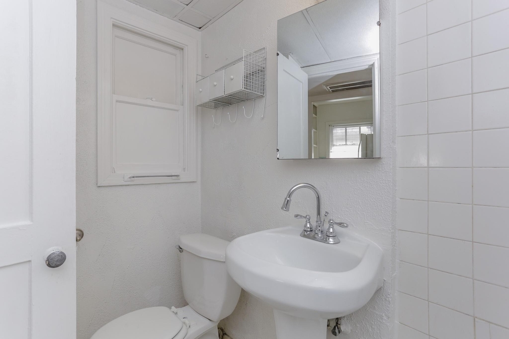 1828 W Main Street - Photo 6