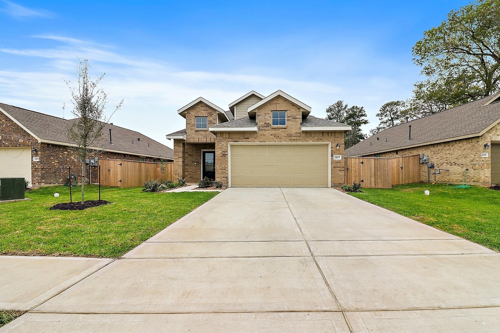 2107 Fisher Bend Drive - Photo 0
