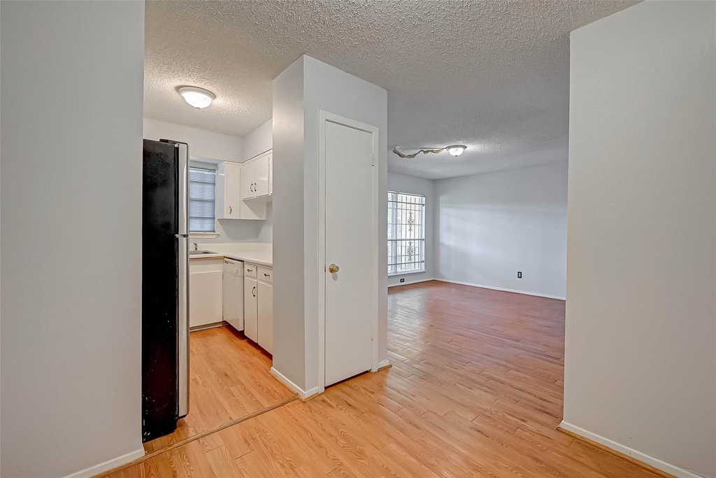7714 Renwick Drive - Photo 8