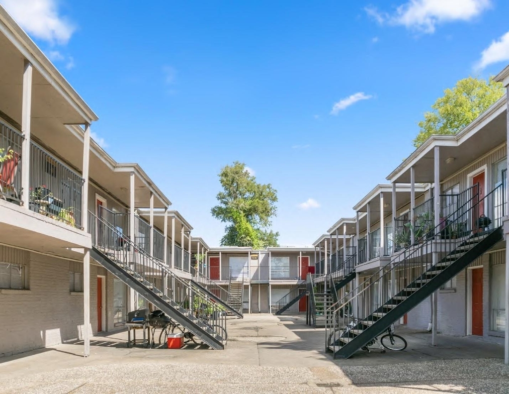 8345 Park Place Boulevard - Photo 1
