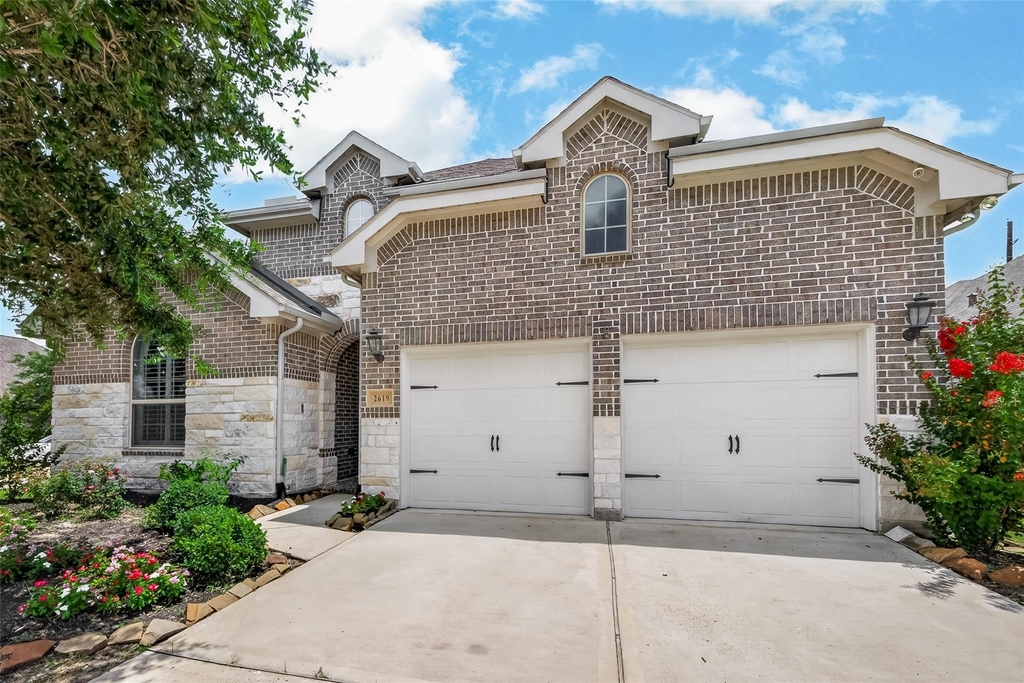 2619 Lilac Point Lane - Photo 2