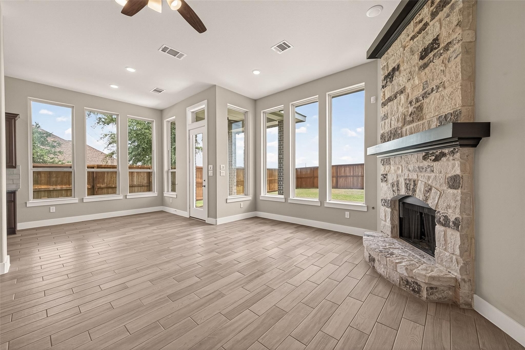 2619 Lilac Point Lane - Photo 10