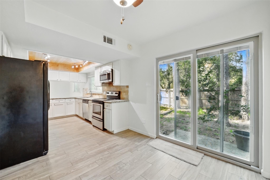 19 Still Glen Court - Photo 10