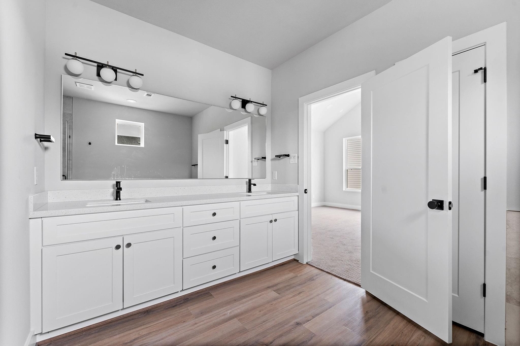 2183 Mansfield - Photo 10