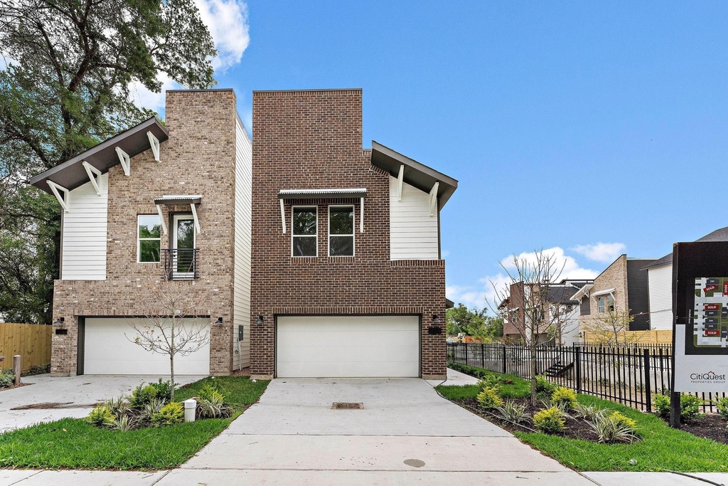 2183 Mansfield - Photo 0
