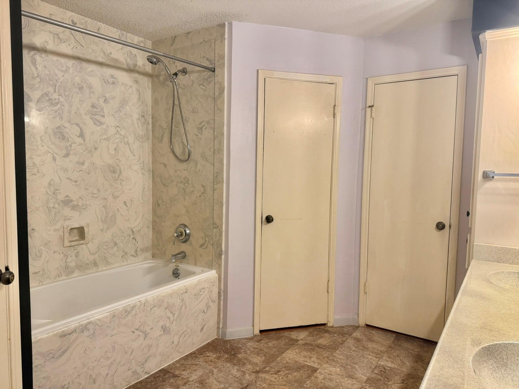 10422 Eagle Glen Drive - Photo 18