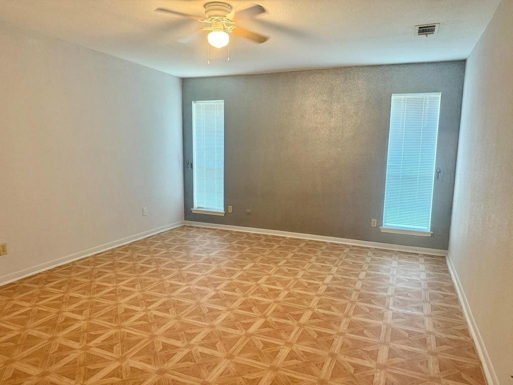 10422 Eagle Glen Drive - Photo 11
