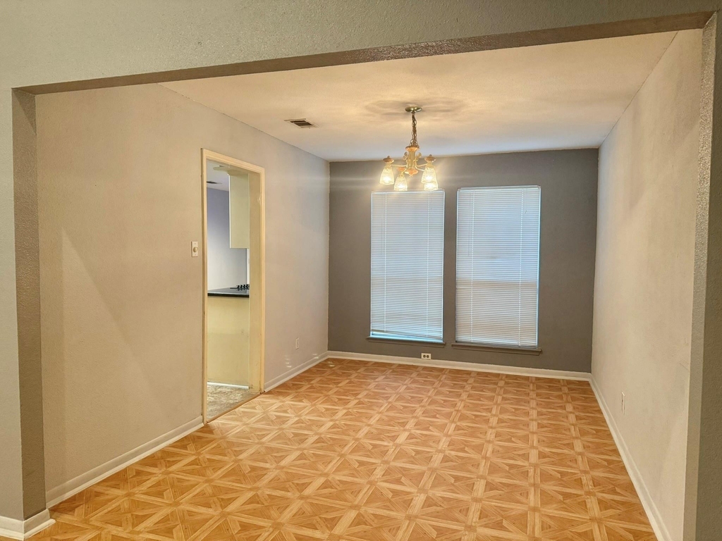 10422 Eagle Glen Drive - Photo 8