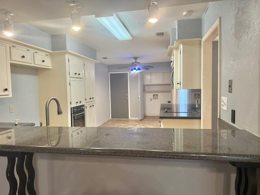 10422 Eagle Glen Drive - Photo 4