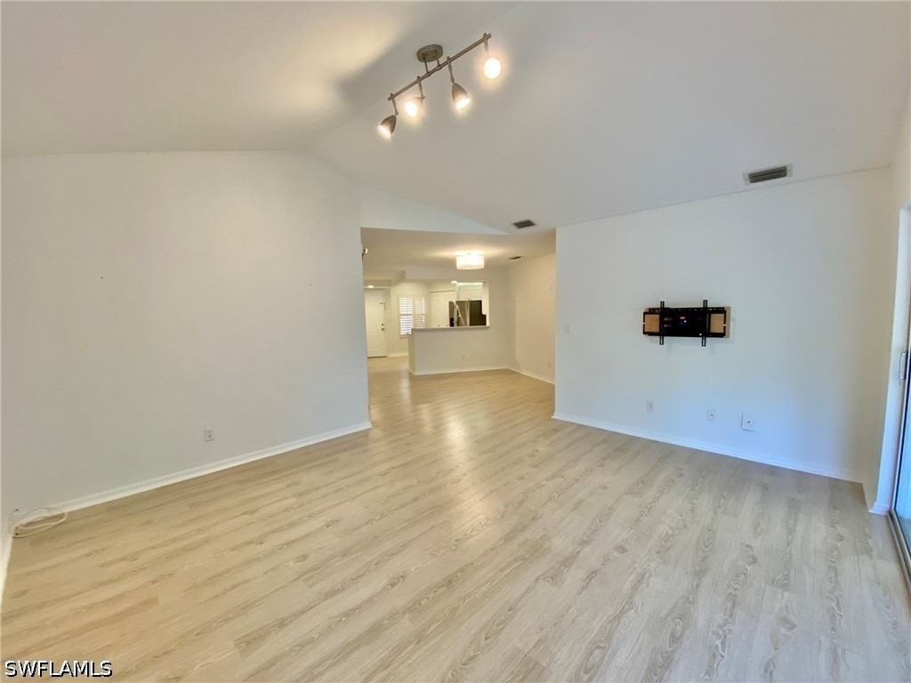 1096 Woodshire Lane - Photo 8
