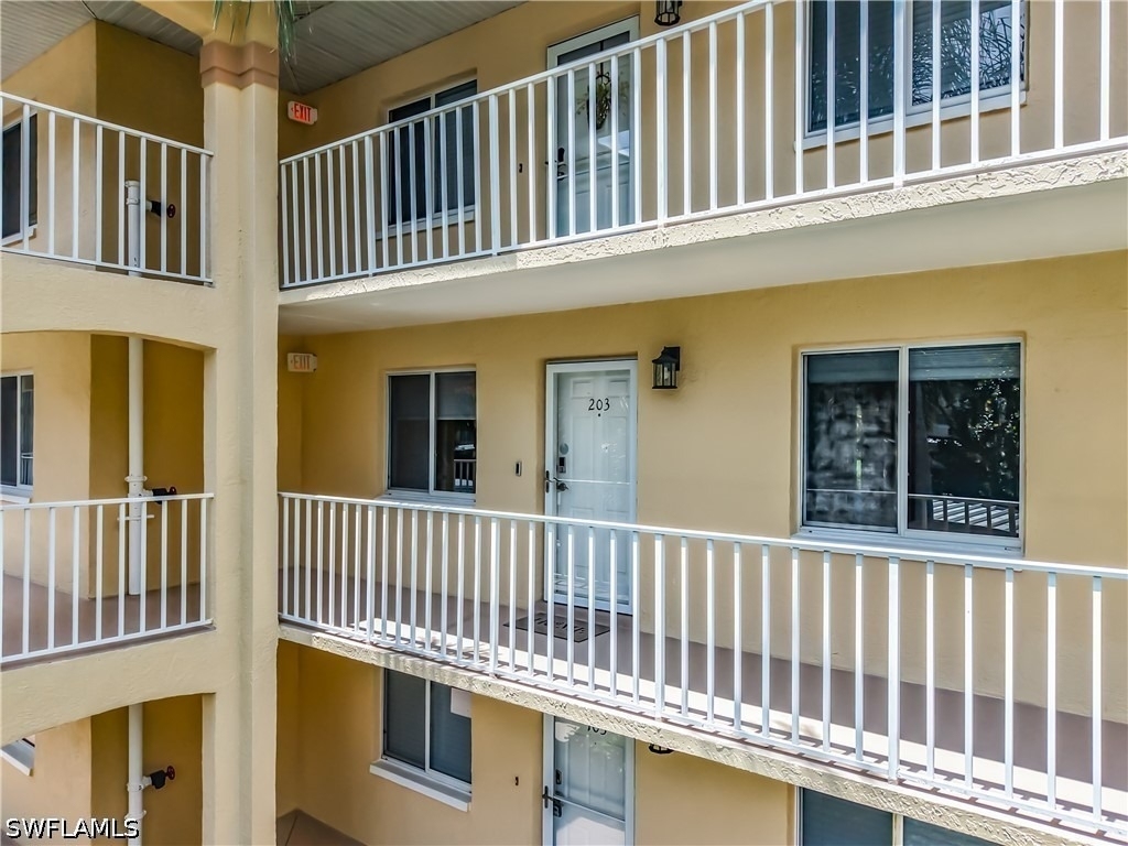 3685 Amberly Cir - Photo 3