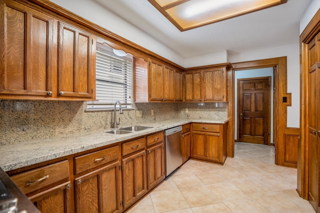 38 Devonshire Drive - Photo 18