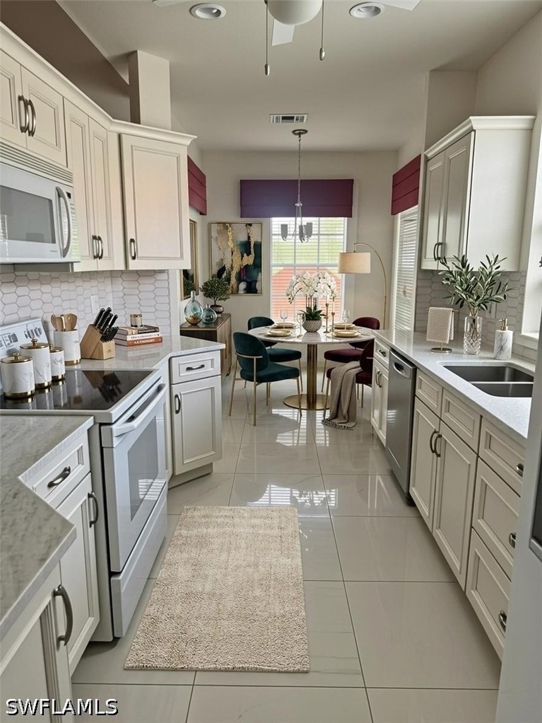 562 Laguna Royale Boulevard - Photo 7